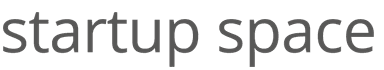 Das Logo von startup space. Es ist ein grauer, dynamischer Schriftzug.